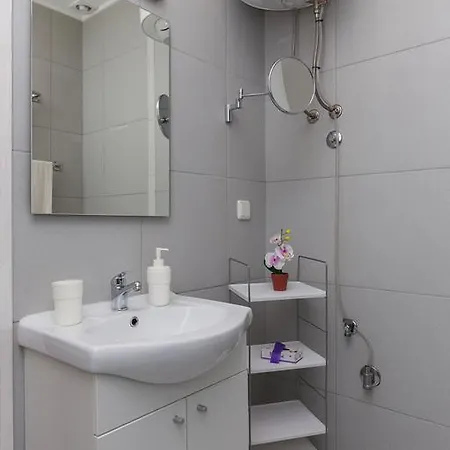 Apartment Burin