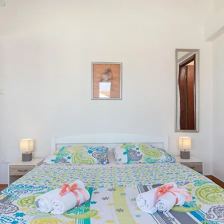 Apartment Burin